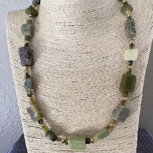 Green beaded necklace (20")